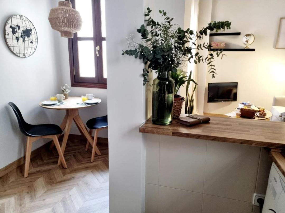 Cozy Apartment In The City Center Granada Exterior foto